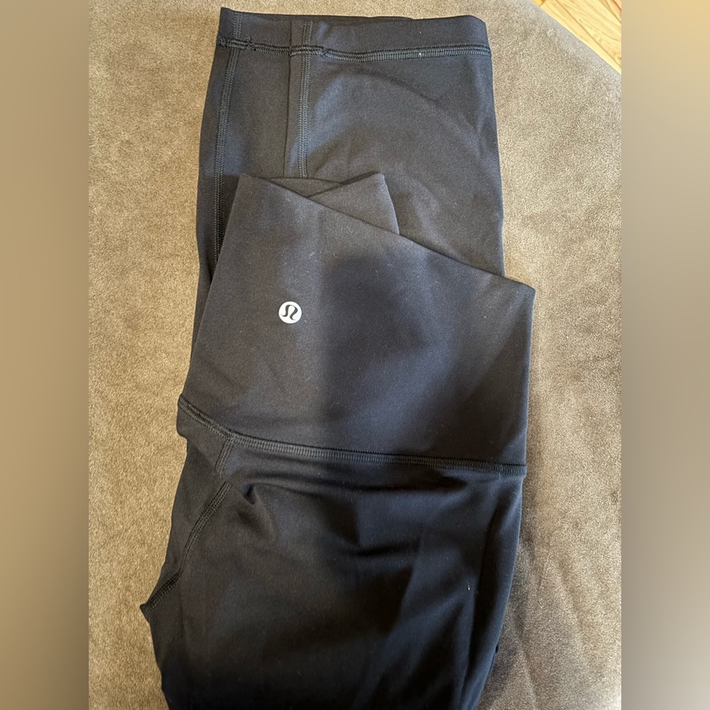 lululemon athletica Women's Black leggings. Cropped